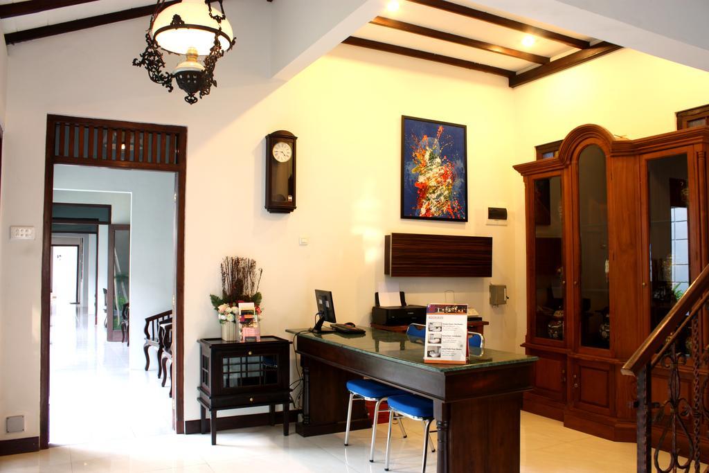 Grand Marto Hotel Yogyakarta Esterno foto